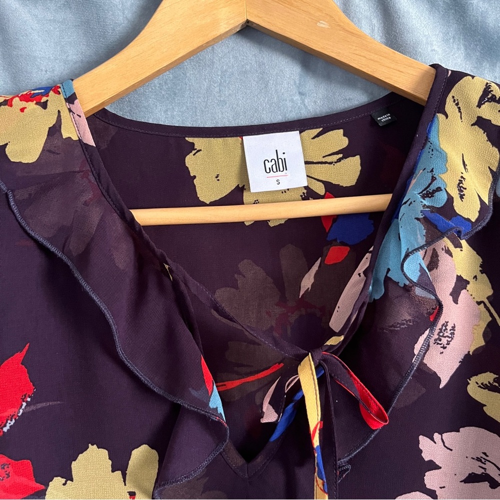CAbi Juliet Blouse Style 3859 Floral Print Women Plum Top Sheer Ruffle Collar S - Picture 4 of 13